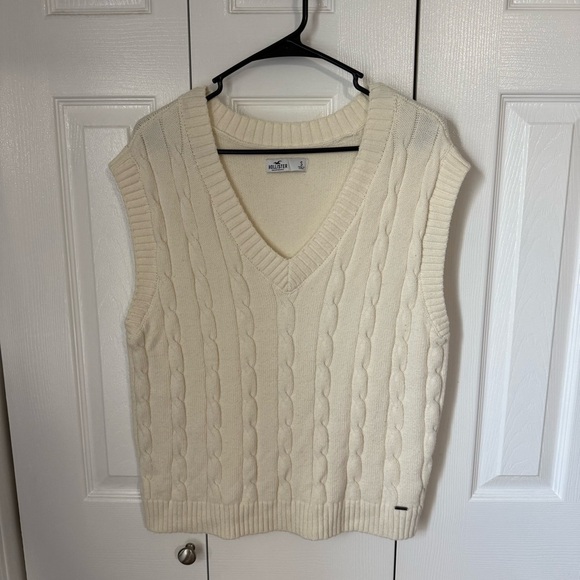 Hollister Sweaters - Hollister Cream Cable Knit Sweater Vest